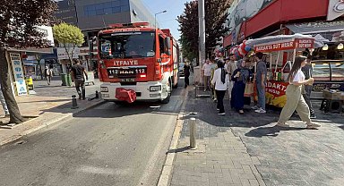 Düzce'de İş Merkezinde Elektrik Panosundan Dumanlar Yükseldi: Korku Dolu Anlar