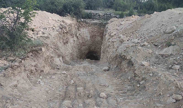 Eskişehir&#039;de Kaçak Kazı Yapan 5 Şüpheli Suçüstü Yakalandı