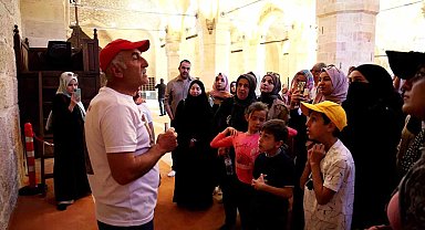 Evliya Çelebi'nin Övgüyle Bahsettiği Divriği Ulu Cami ve Şifahanesi Ziyaretçi Akınına Uğruyor