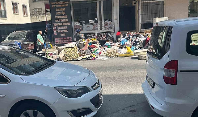 Eyüpsultan&#039;da Çöp Eve Dönüşen Daire Tahliye Edildi: Komşular İsyan Etti