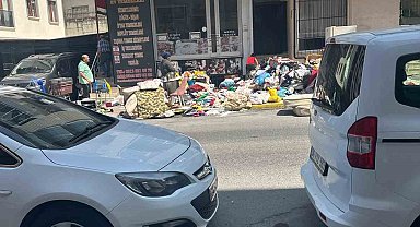 Eyüpsultan'da Çöp Eve Dönüşen Daire Tahliye Edildi: Komşular İsyan Etti