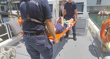Fethiye Açıklarında Rahatsızlanan Çocuk Sahil Güvenlik Tarafından Kurtarıldı!