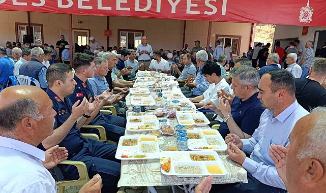 Gördes Korubaşı Köy Hayrı'nda Yöresel Lezzetler ve Başkan Zeyrek İçin Duygusal Dua