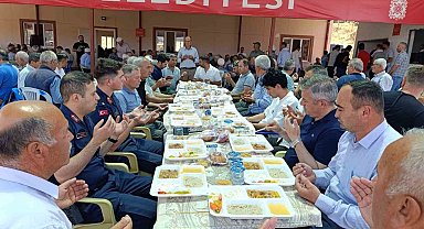 Gördes Korubaşı Köy Hayrı'nda Yöresel Lezzetler ve Başkan Zeyrek İçin Duygusal Dua