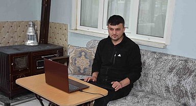 Görme Engelli Milli Sporcu ve Yazılımcı Yusuf Durdurmuş, Şiirlerini Kitaplaştırdı: Engelleri Sanatla Aşan Başarı Hikayesi!