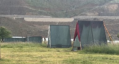 Hakkari'nin Yüksekova İlçesinde Sağanak Yağış Etkili Oldu