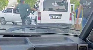 Hayrete düşüren görüntü: Trafik Kazası Sonrası Saldırı