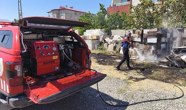 Iğdır'da Palet ve Fayans Deposunda Yangın: Hızlı Müdahale Felaketi Önledi