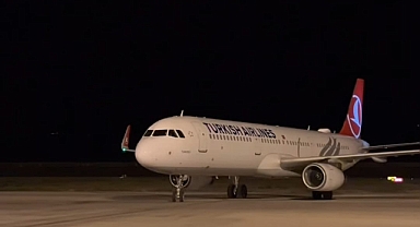 Iğdır Havalimanı Arefe Gecesi Mesai Yaptı: İstanbul Uçağı Gece 02:00'da Karşılandı!