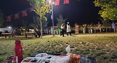 Iğdır Millet Bahçesi Bayramın Gözdesi: Tıklım Tıklım Doldu!