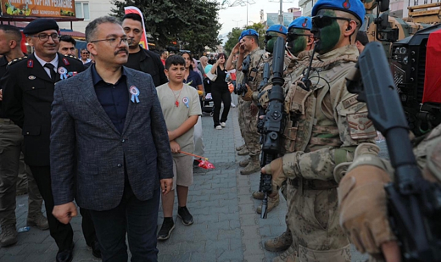 Iğdır Valisi Turan'dan Jandarma Tanıtım Stantlarına Ziyaret
