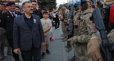 Iğdır Valisi Turan'dan Jandarma Tanıtım Stantlarına Ziyaret