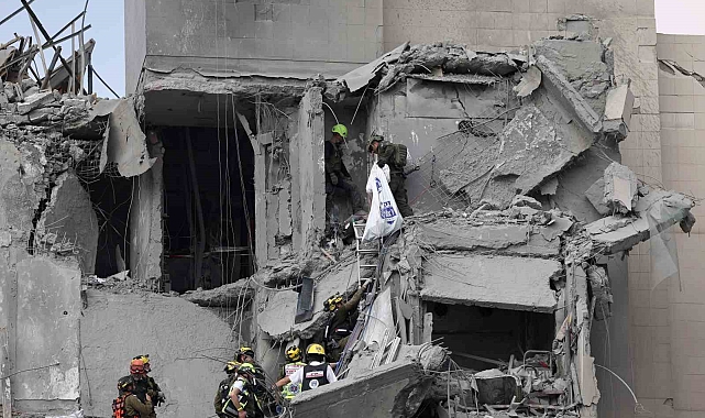 İran Füzeleri İsrail&#039;i Vurdu: 4 Can Kaybı