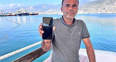 İskenderun'da 2.5 Metrelik Köpek Balığı Yakalanıp Serbest Bırakıldı