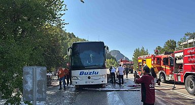 Isparta-Antalya Yolunda Yolcu Otobüsü Alev Aldı: Can Kaybı Yok