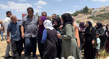 İzmir'de feci kazada hayatını kaybeden 3 kardeş Mardin'de toprağa verildi