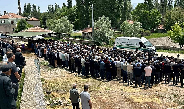 Kayseri Tomarza&#039;da Kene Isırması Can Aldı: Genç Adam Toprağa Verildi