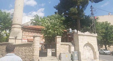 Kırklareli'de Cami Bahçesindeki Şüpheli Çanta Paniğe Neden Oldu: İçinden Kıyafet Çıktı
