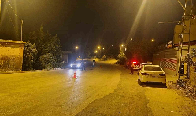 Kozan&#039;da Asayiş Uygulamaları: Hapis Cezalı 2 Şahıs Yakalandı