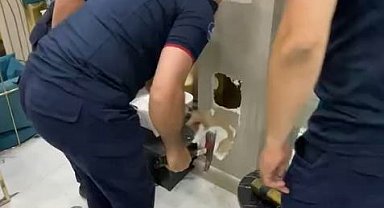 Küçükçekmece'de Minik Kediler Alçıpan Duvar Arasından Kurtarıldı!