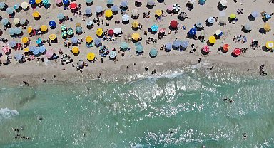 Kurban Bayramı'nda Çeşme'ye Akın: Ilıca Plajı Hıncahınç Doldu!