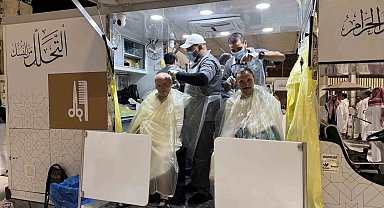 Mekke'de Hacılar İçin Yeni Ücretsiz Saç Tıraşı Hizmeti