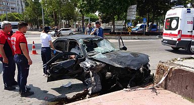 Mersin'de Feci Kaza: 1'i Ağır 3 Yaralı
