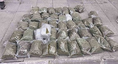 Mersin'de Yün Torbalarında 23 Kilo Uyuşturucu Ele Geçirildi: 3 Tutuklama