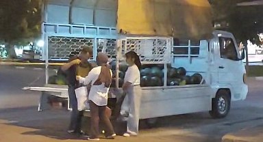 Nizip'te Babalar Günü Sürprizi: Karpuzcu Baba Duygulandı