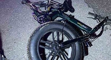 Otomobilin çarptığı bisikletli yaşamını yitirdi