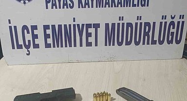 Payas'ta Şüphe Üzerine Durdurulan Şahıslardan Silah ve Bıçak Çıktı