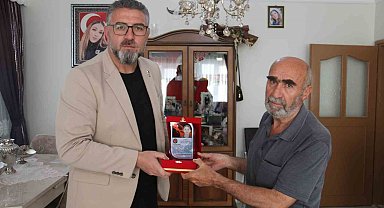 Şehit Polis Şeyda Yılmaz'ın Babası, Kızsız Geçirdiği İlk Babalar Gününde Eşyalarıyla Hasret Giderdi