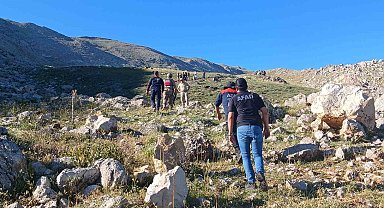 Tunceli'de Dağda Yaralanan Çoban Ekiplerce Kurtarıldı