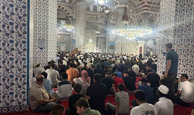 Türkiye’de ilk Kurban Bayramı namazı Iğdır’da kılındı