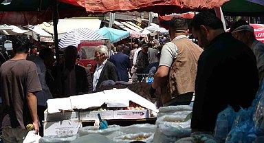 Van'da bayram telaşı başladı: Çarşı ve pazarda renkli görüntüler