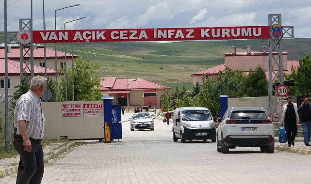 Van&#039;daki cezaevlerinde tahliyeler başladı