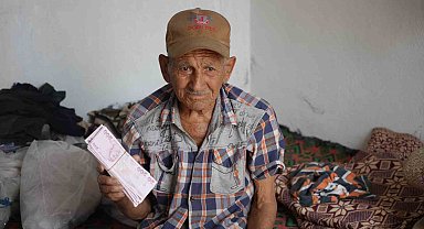 Yangında Evi ve Birikimi Kül Olan 80 Yaşındaki Ahmet Özkan'ın Yardımına Merkez Bankası Yetişti