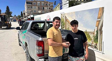 Yaralı bulunan ağaçkakan koruma altına alındı
