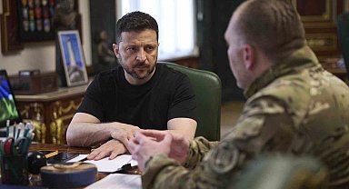 Zelenskiy, Rusya'daki Hava Üslerine Yönelik İHA Saldırılarını "Mükemmel" Olarak Niteledi