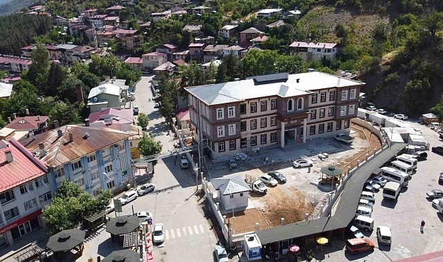 Adana Saimbeyli&#039;de Yıkılan Kaymakamlık Binası Yeniden İnşa Edildi