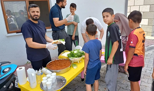 Aralık Müftülüğünden Yaz Kur&#039;an Kursu Öğrencilerine Çiğköfte İkramı: Hem Öğreniyor Hem Eğleniyorlar!