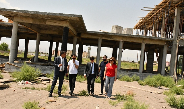 Aralık'ta Kütüphane İnşaatı Hızla İlerliyor: Geleceğin İlim Kapısı Yükseliyor!