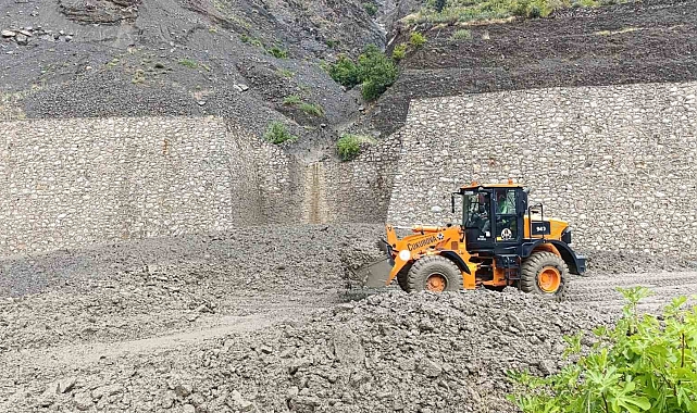 Artvin Yusufeli Karayolu Heyelan Nedeniyle Kapandı!