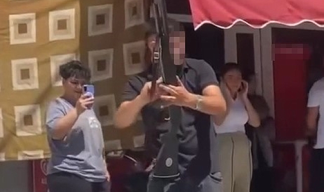 Bursa&#039;da Asker Uğurlamasında Havaya Ateş Açılması Paniğe Neden Oldu