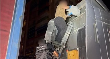 Diyarbakır'da 43 kilogram uyuşturucunun ele geçirildiği operasyonlarda 3 kişi tutuklandı