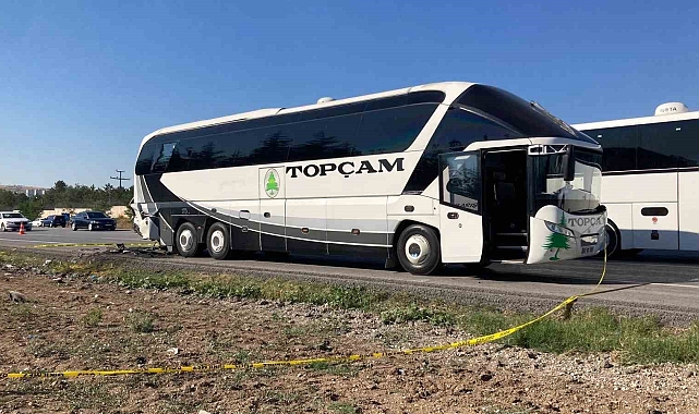 Elmadağ&#039;da Feci Kaza: Otobüse Çarpan Kamyonette 2 Kişi Hayatını Kaybetti