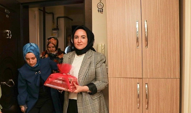 Erzincan&#039;da &#039;Hayata Başlarken Projesi&#039; Kapsamında Nişanlı Kızlara Çeyiz Desteği