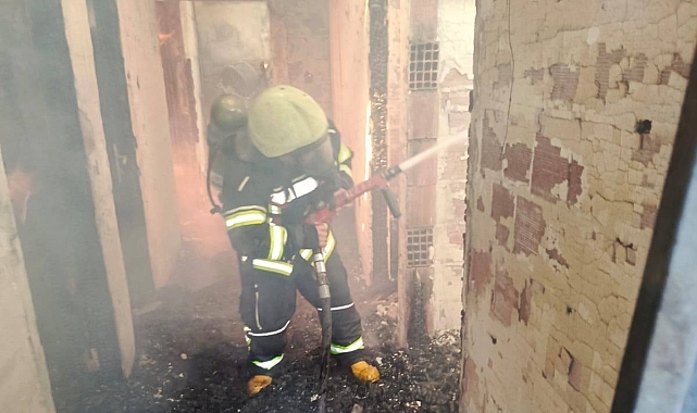 Erzurum&#039;da Ev Yangını Kontrol Altına Alındı: Ev Kullanılamaz Hale Geldi