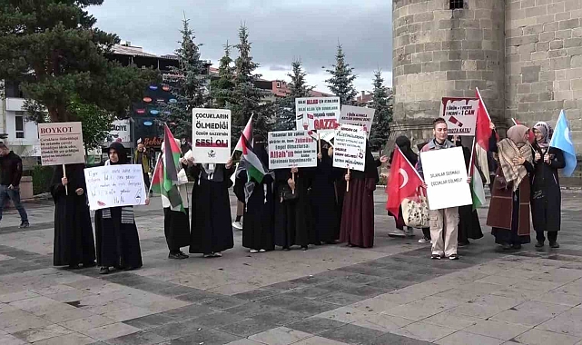 Erzurum&#039;da Sağlık Çalışanlarından Gazze İçin Protesto Yürüyüşü Devam Ediyor