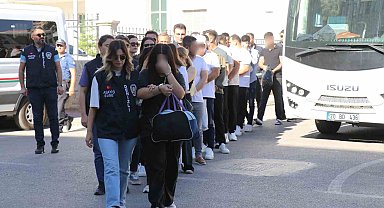 Eskort ilanı için lüks villaya çağrı merkezi kurup 11 milyon dolandıran 17 şüpheli tutuklandı